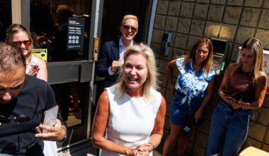 Bonnie Crombie says she’ll ‘see it through’ if she’s re-elected Mississauga mayor, again