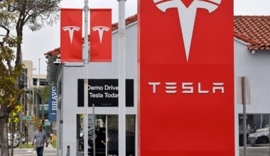 Elon Musk’s Tesla reports negative free cash flow for first time in more than two years
