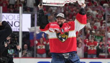 Toronto Maple Leafs sign Jack Roslovic, in talks with Colton Sissons