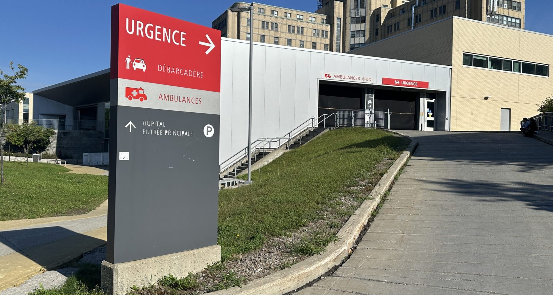 Patients spent 17 hours on stretchers waiting as ER occupancy rates remains high in Montreal