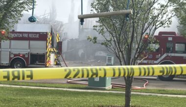 2 houses damages in fire in Edmonton's Cameron Heights neighbourhood