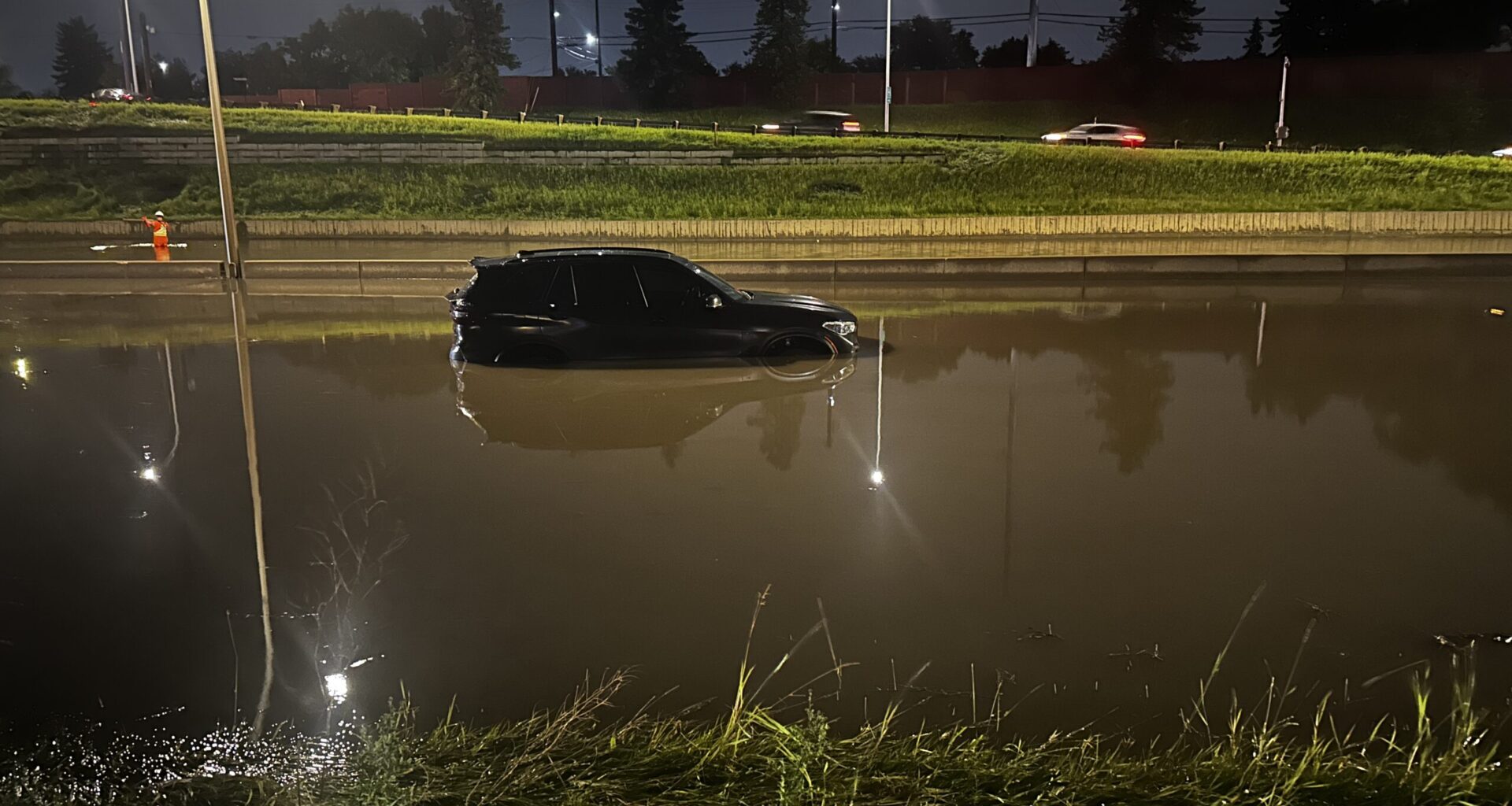 Thunderstorm causes power outages, road closures and flooding in Edmonton