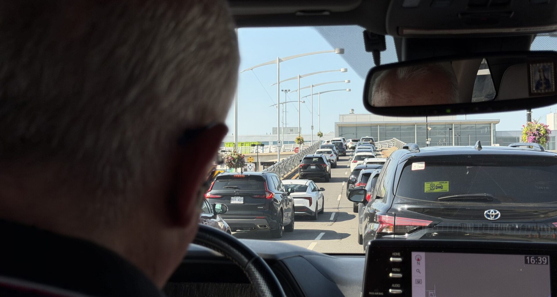 Travellers report major traffic delays driving to Montreal-Trudeau Airport, CityNews puts it to the test