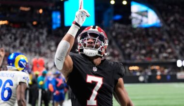 Detroit Lions' Jahmyr Gibbs, Atlanta Falcons' Bijan Robinson remain sidelined at training camp as contract talks continue