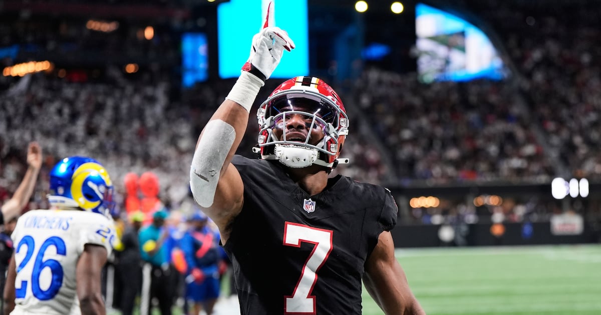 Detroit Lions' Jahmyr Gibbs, Atlanta Falcons' Bijan Robinson remain sidelined at training camp as contract talks continue