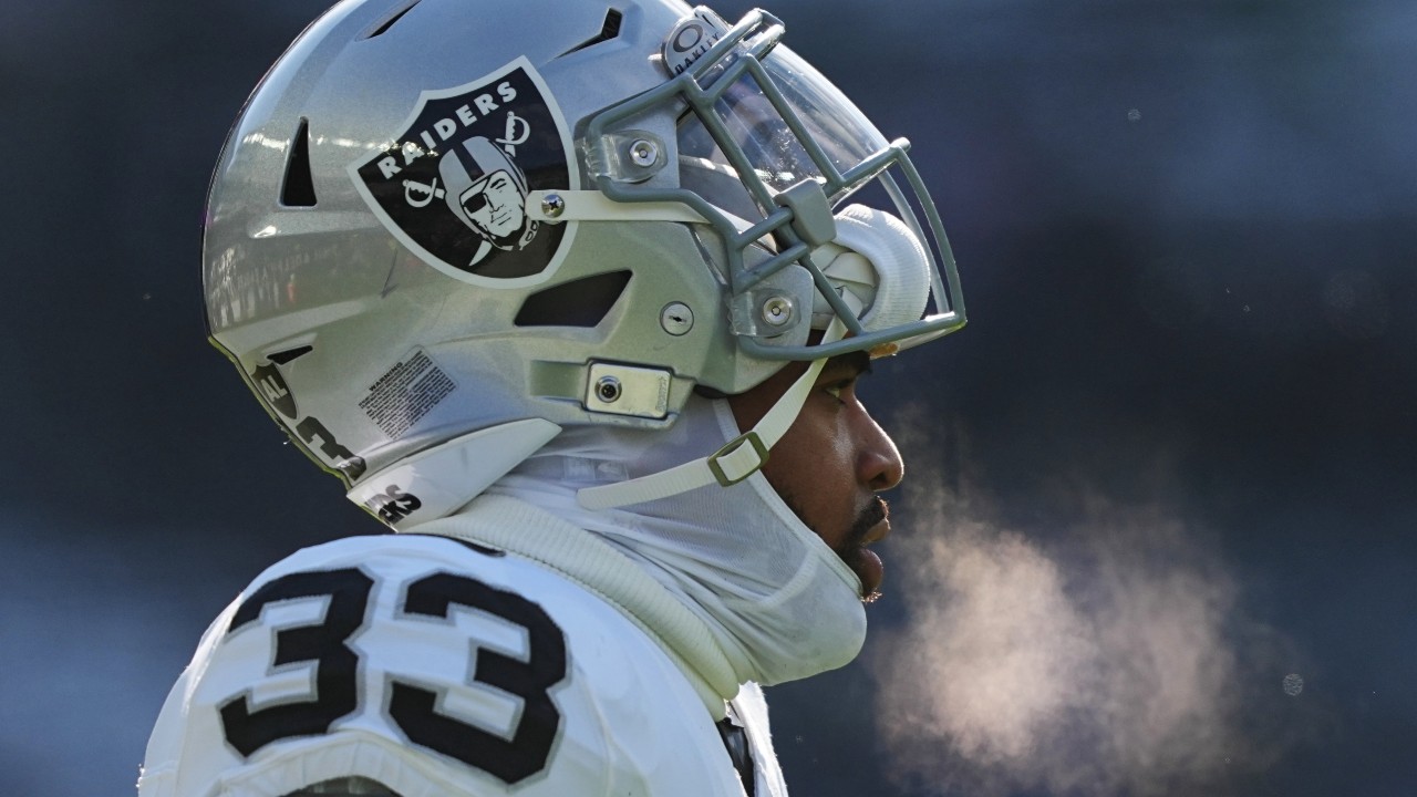 Linebacker Jamal Adams joining Vikings on eve of training camp