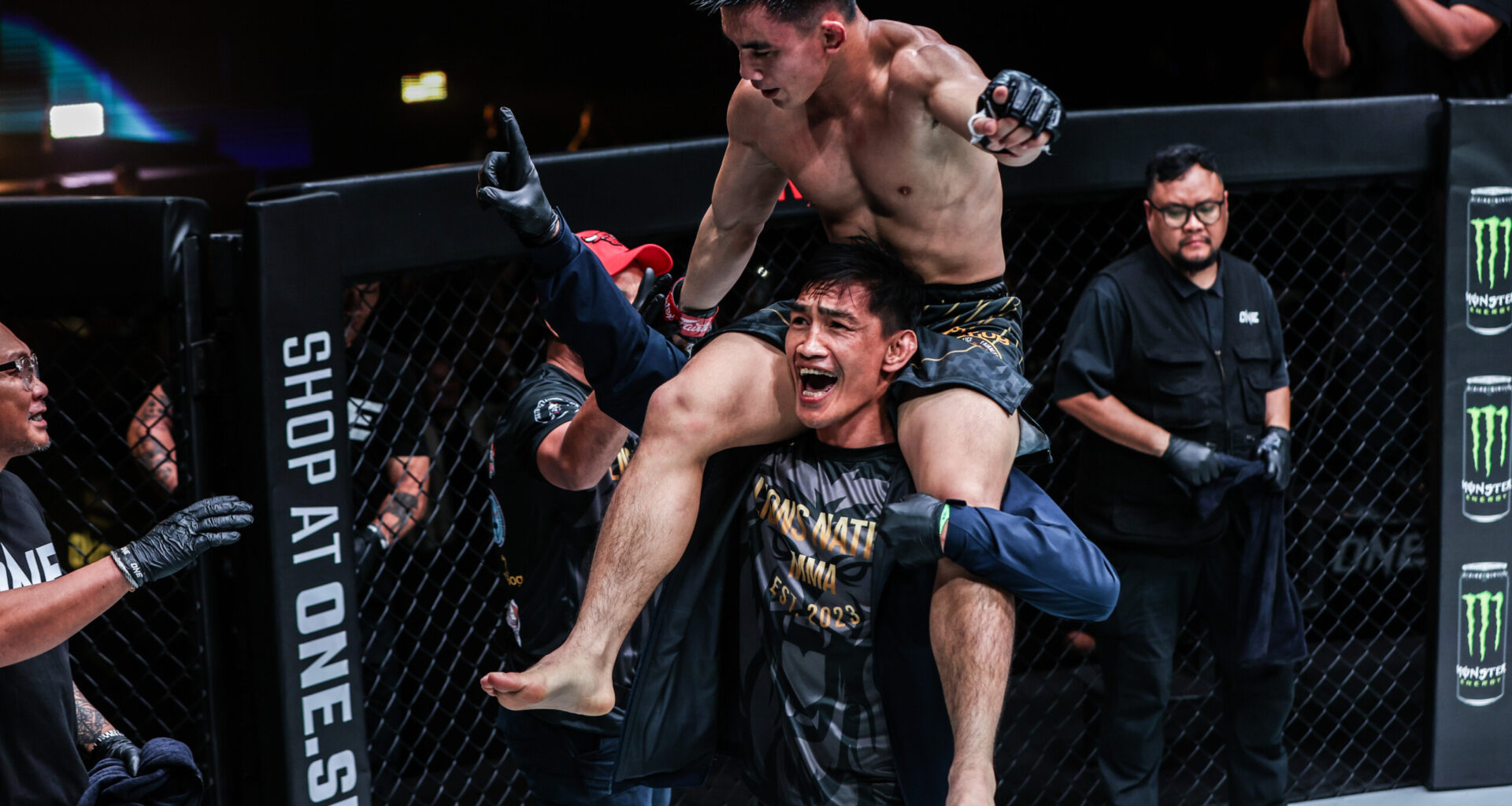Joshua Pacio defeats Jarred Brooks at ONE 171