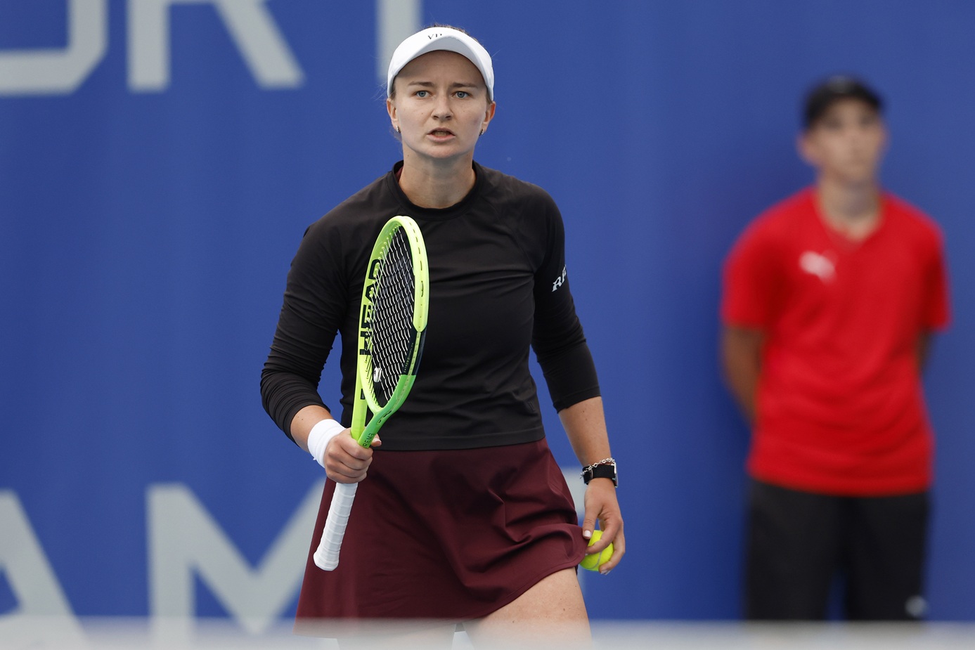 Former champ Krejcikova ticks off Prague opener, extends win streak to six