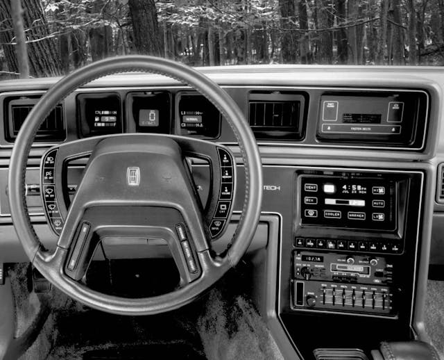 LINCOLN-MARK-VII-COMTECH-3