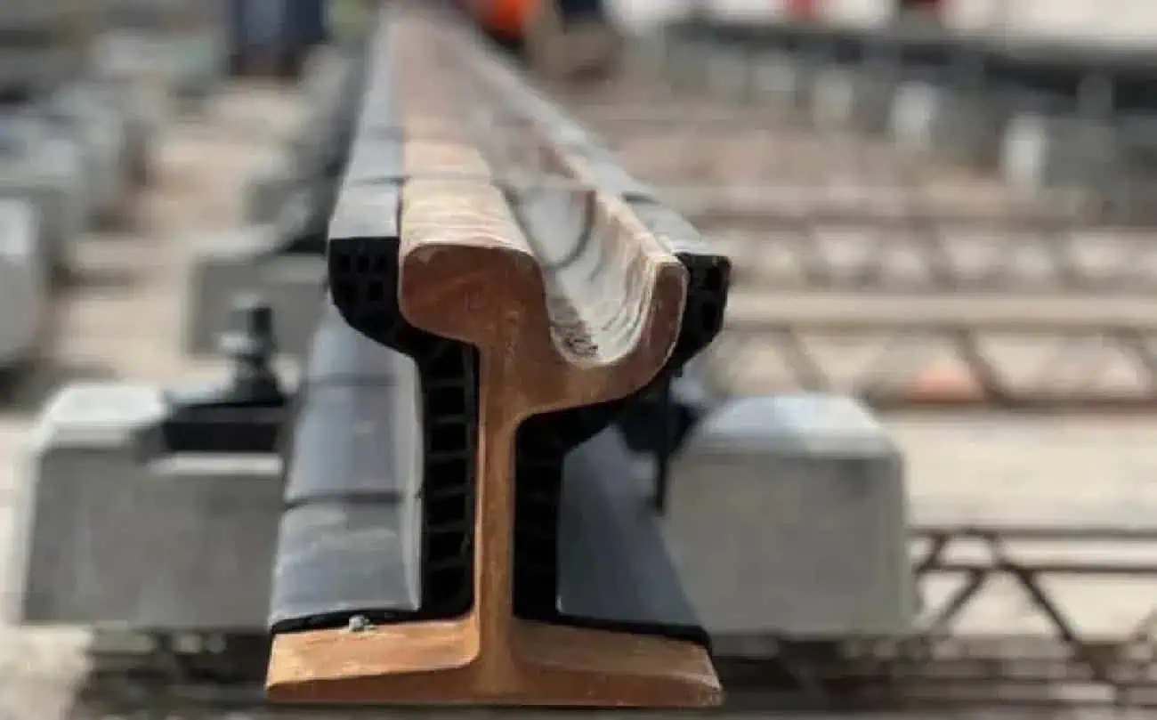traffic delays in mississauga due to lrt construction at qew.