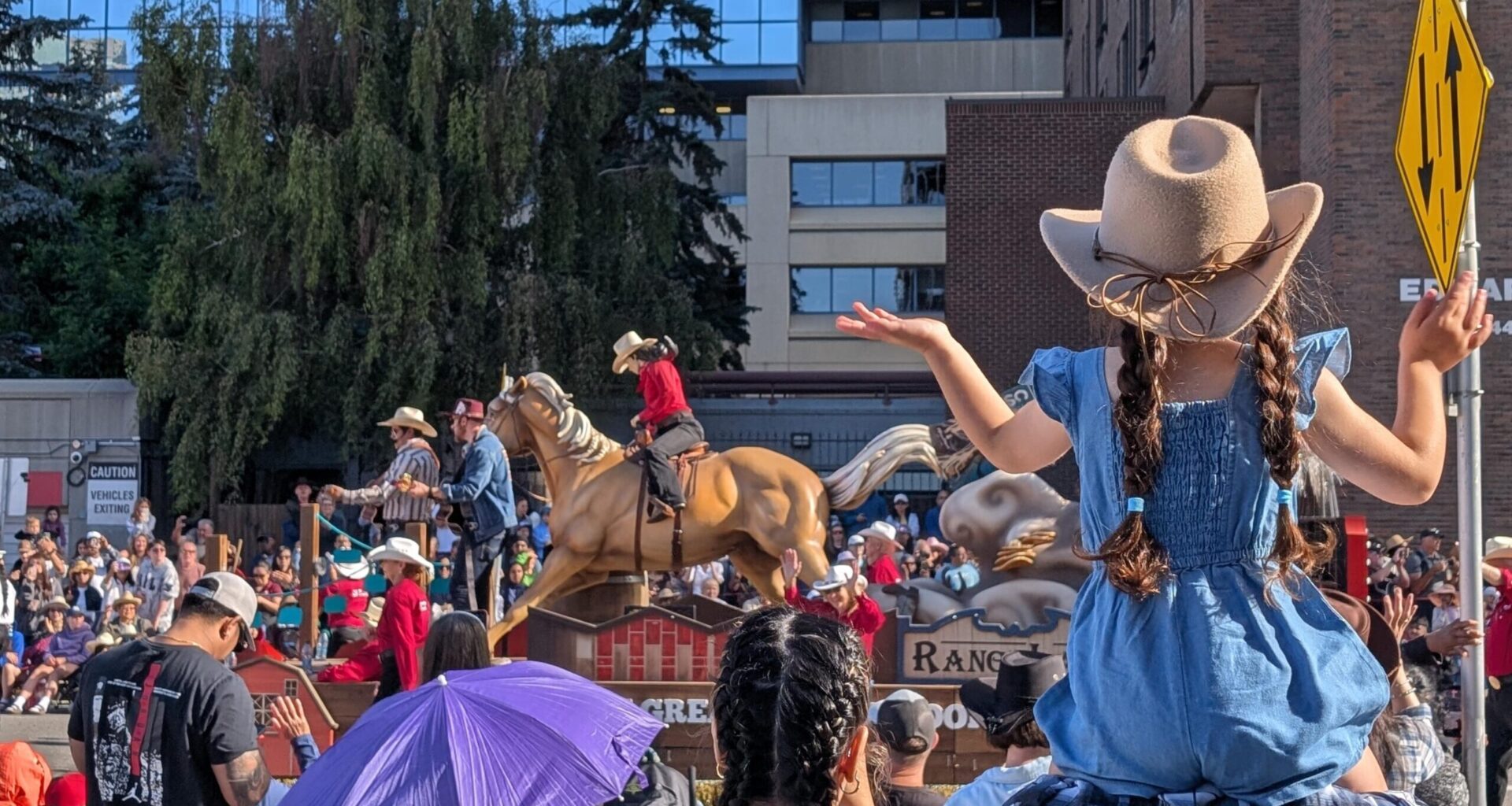 Stampede Parade draws downtown crowds as Calgary kicks off 10‑day celebration
