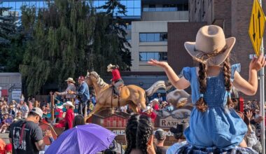 Stampede Parade draws downtown crowds as Calgary kicks off 10‑day celebration