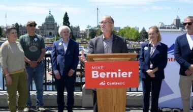 Former B.C. Liberal cabinet minister Mike Bernier to lead CentreBC party