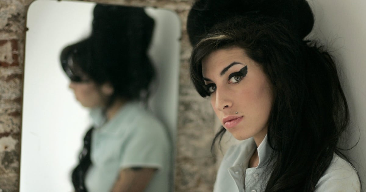 Judge orders Amy Winehouse’s father to pay nearly £1 million to her friends - CTV News
