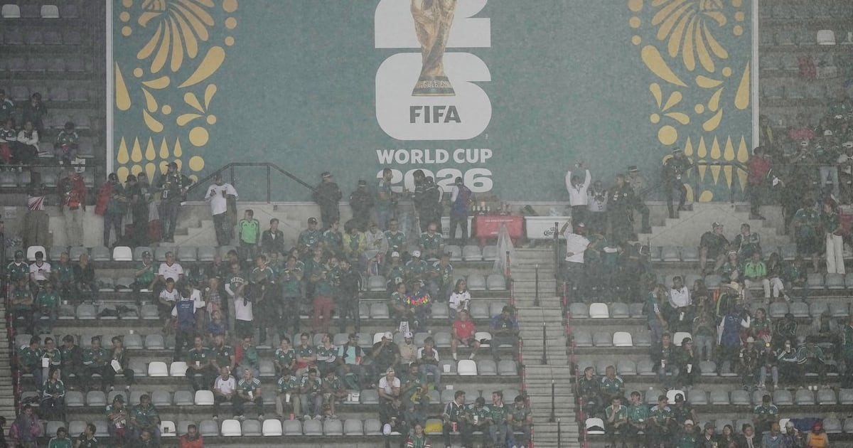 Mexico-England World Cup round of 16 match delayed by 1 hour because of thunderstorm