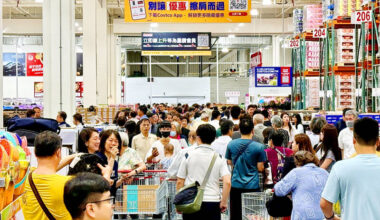 Consumers remain upbeat on economy