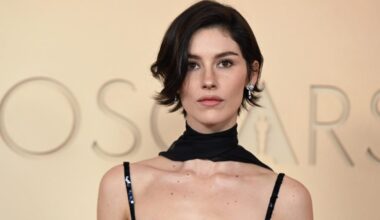 Gracie Abrams Scores Second U.K. No. 1 LP with 'Daughter From Hell'