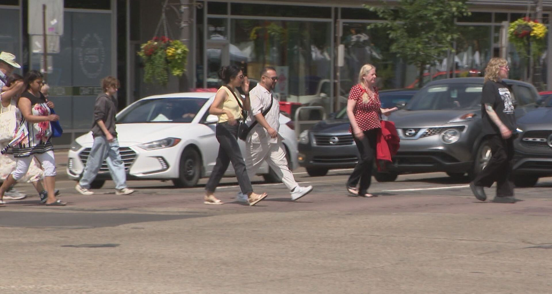 Edmonton delays removal of Whyte Avenue scramble crosswalks until 2027