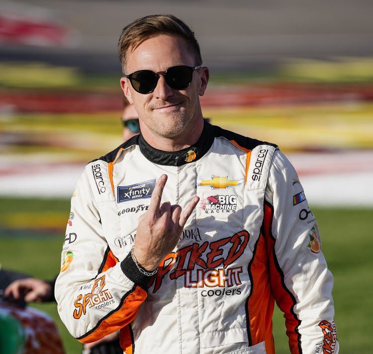#48: Parker Kligerman, Big Machine Racing, Big Machine Spiked Coolers Chevrolet Camaro