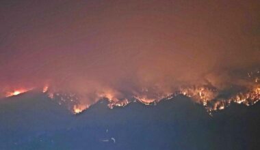 More evacuation orders issued for Pear Lake fire near Clinton