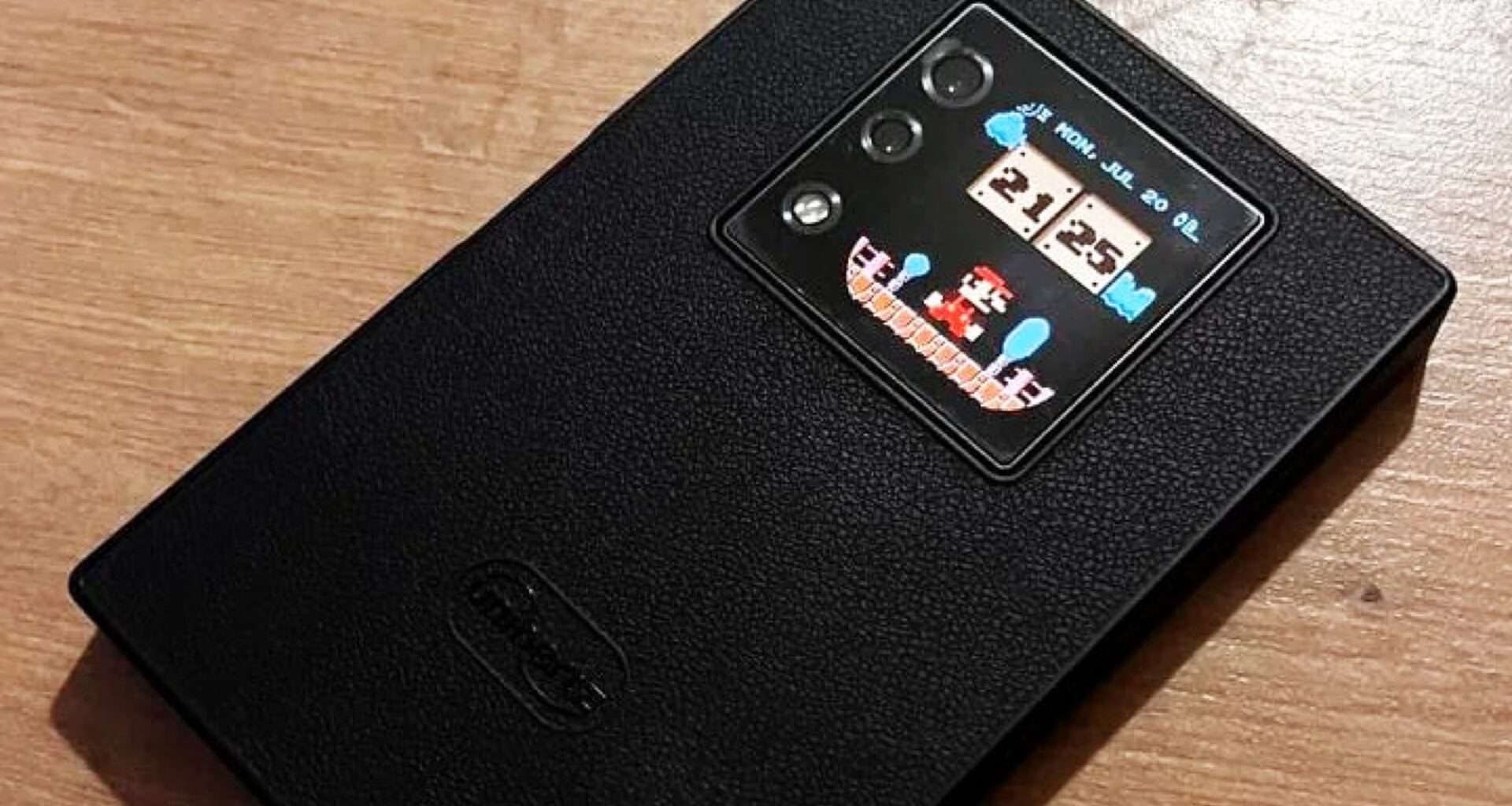 Unihertz Titan 2 can now display Pebble watch faces on its secondary screen