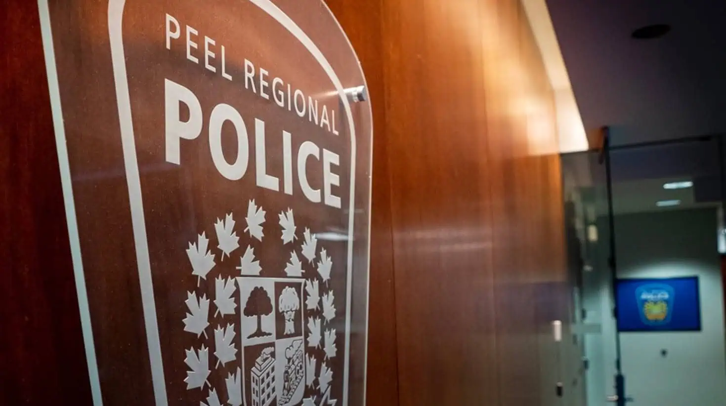 AI answers non-emergency police calls to help 911 operators in Mississauga, Brampton