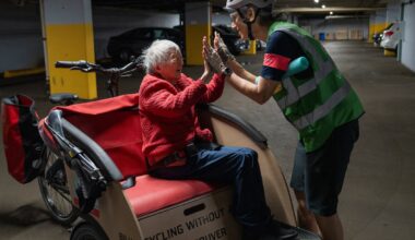 In Vancouver, cycling volunteers help seniors break out of isolation and feel the wind in their hair