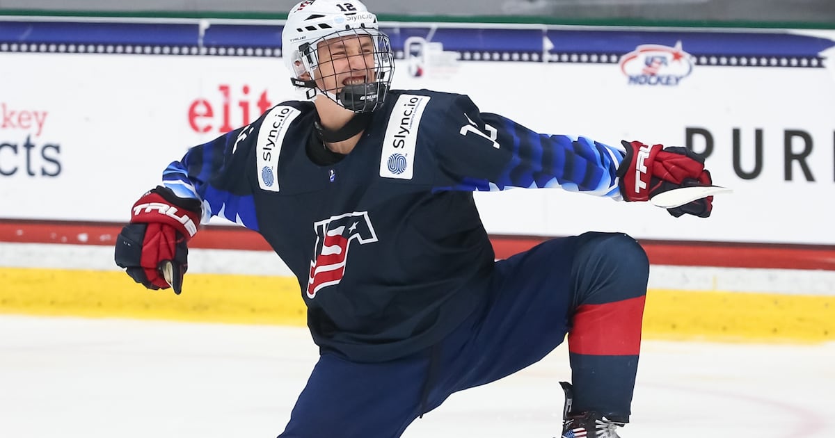 Montreal Canadiens winger Sasha Pastujov from Ducks for F Sean Farrell