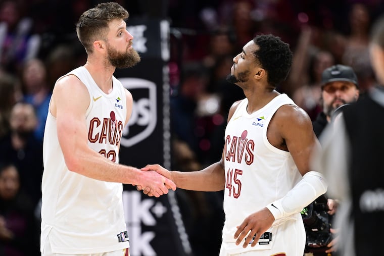 Dean Wade, left, served as a compliment to Cavaliers stars Donovan Mitchell and James Harden.