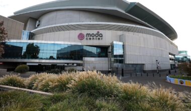 Trail Blazers, Portland remain far apart on Moda Center funding