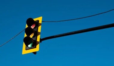 lrt work in north mississauga includes traffic light installation.