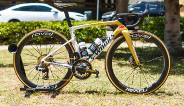 Custom paint and boutique parts: Remco Evenepoel’s golden Specialized Tarmac SL9 for the Tour de France 