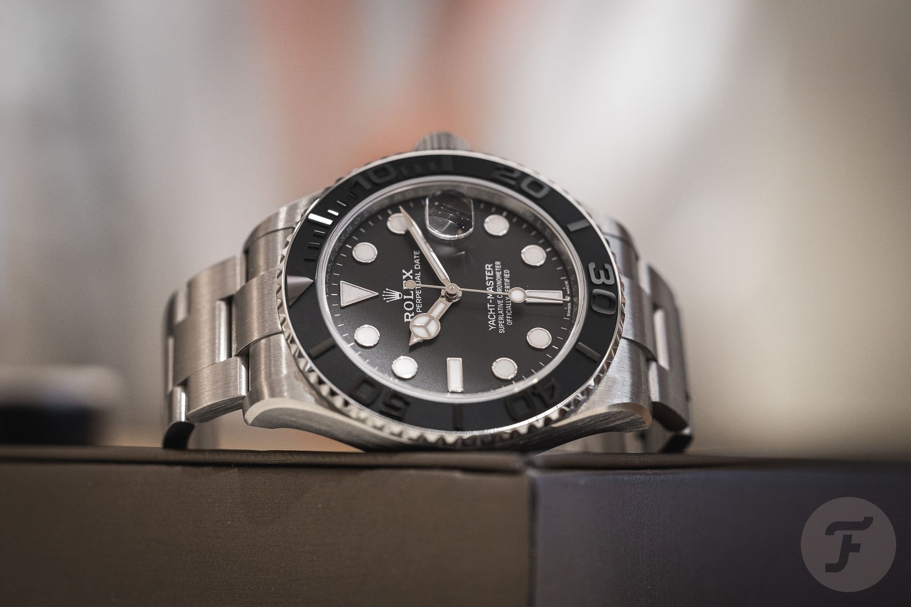 Rolex Yacht-Master 42 side lay