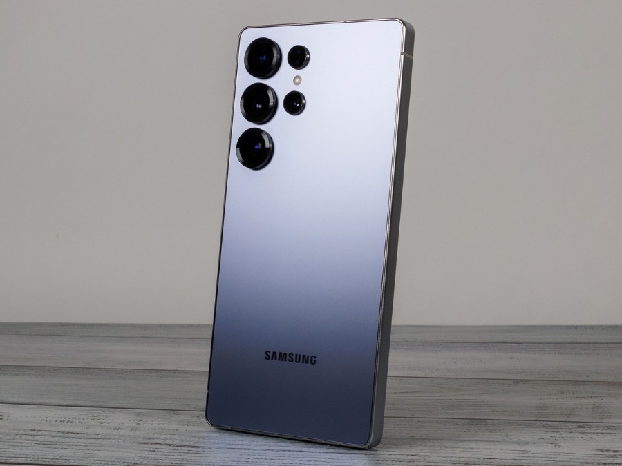Galaxy S25 Ultra and S24 Ultra owners report severe battery drain and overheating issues after July update