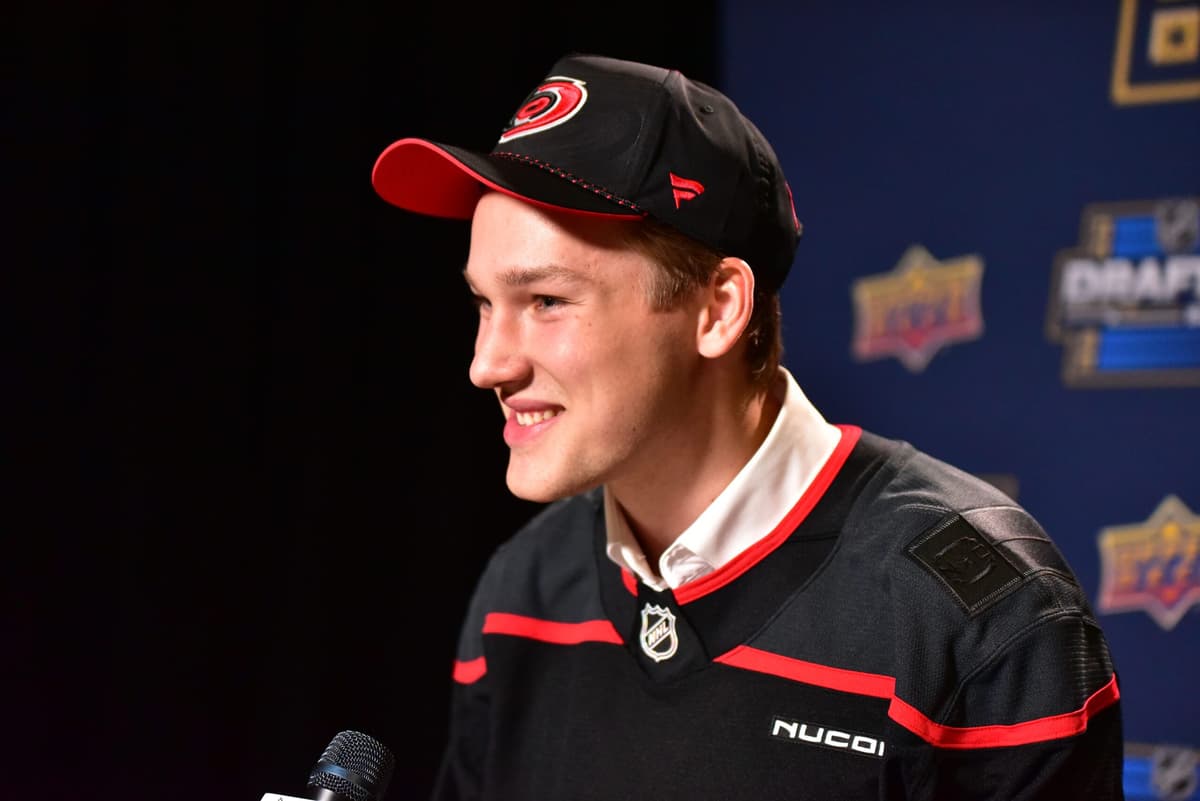 Hurricanes sign William Hakansson to entry-level contract