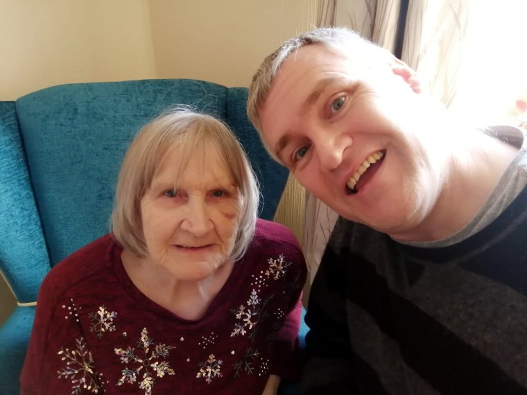 Robert and his mum Joyce who was diagnosed with Alzheimer?s in her early seventies