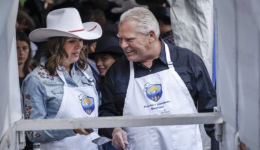 Smith to host stampede breakfast after mixed reception at parade
