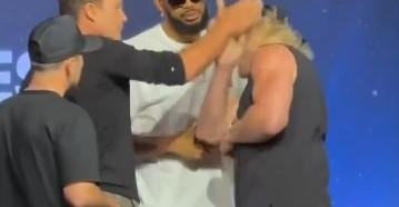 Video! NFL Legend Tom Brady Destroys Logan Paul With On-Stage Slap At Fanatics Fest