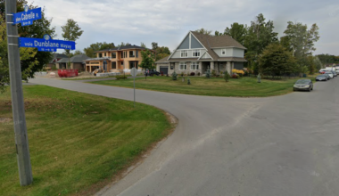 5 people dressed up as construction workers in robbery