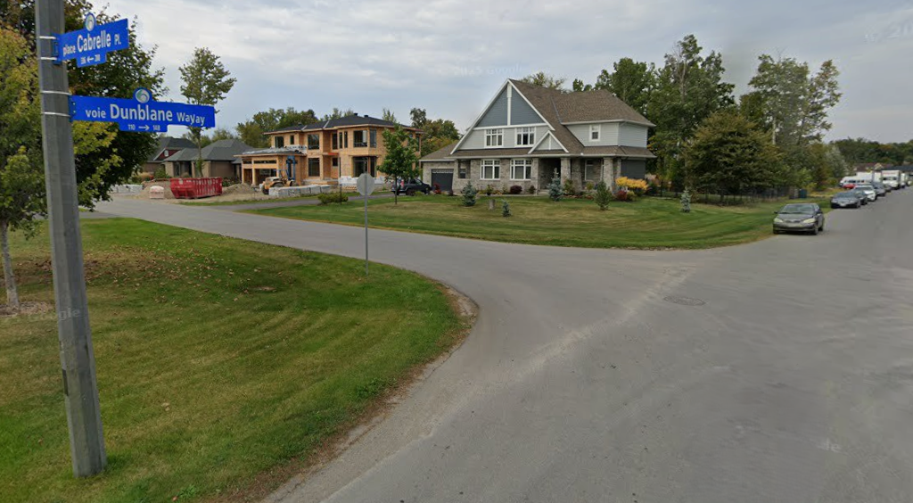5 people dressed up as construction workers in robbery