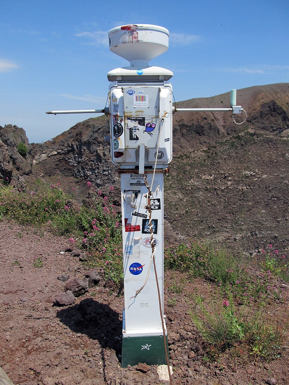 Networks of seismic monitoring stations like this one, more commonly used to track volcanic activity such as magma movement beneath Vesuvius, can also pick up the faint ground vibrations left behind by a fireball breaking apart high in the atmosphere (Credit : Daryl Mitchell)