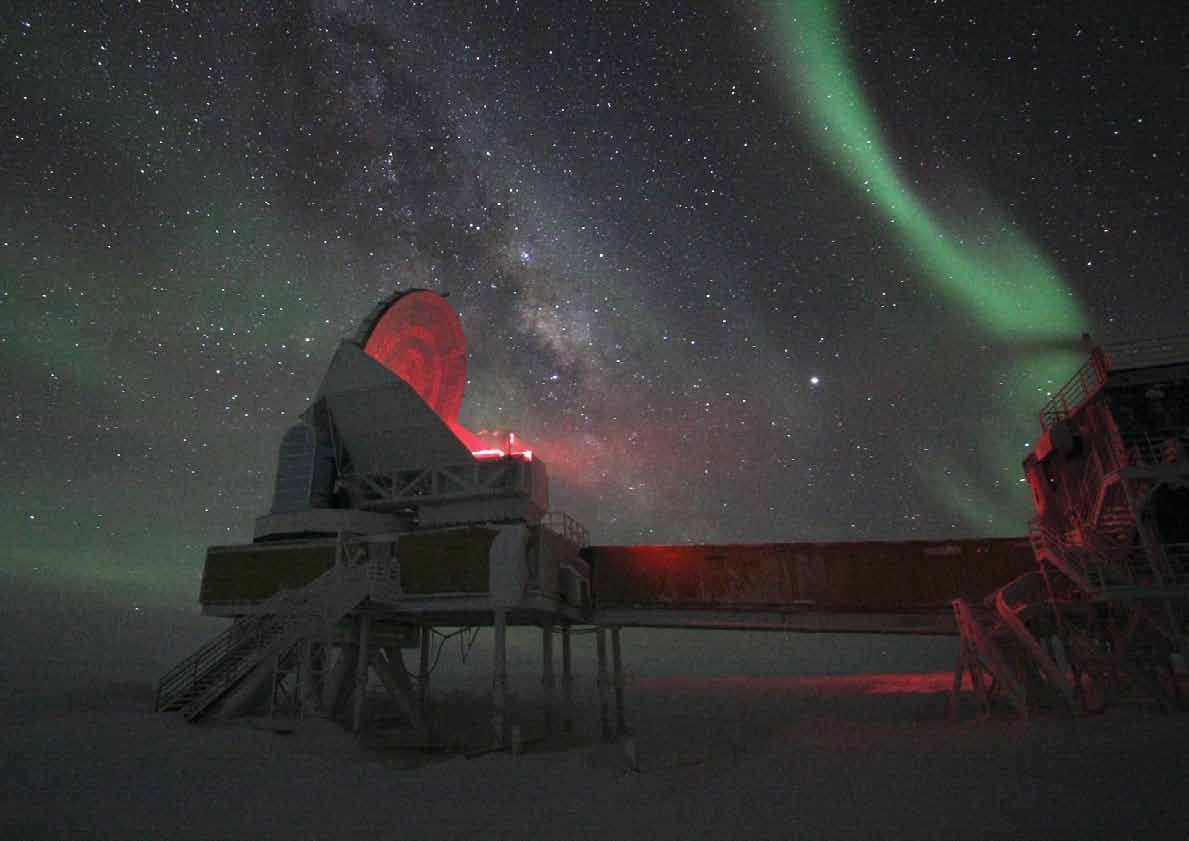 South Pole Telescope seen at night (Credit : U.S. Antarctic Program Blue Ribbon Panel