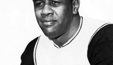 Head and shoulders portrait of Willie Stargell in Pirates uniform
