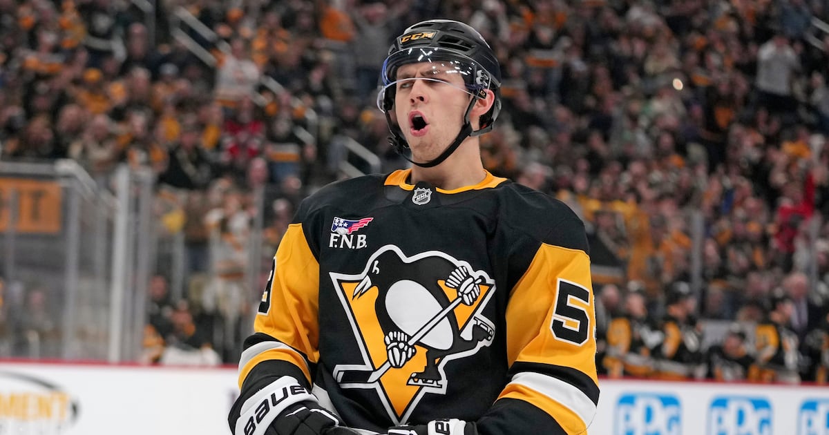 Pittsubrgh Penguins sign F Chinakhov, three others to new contracts