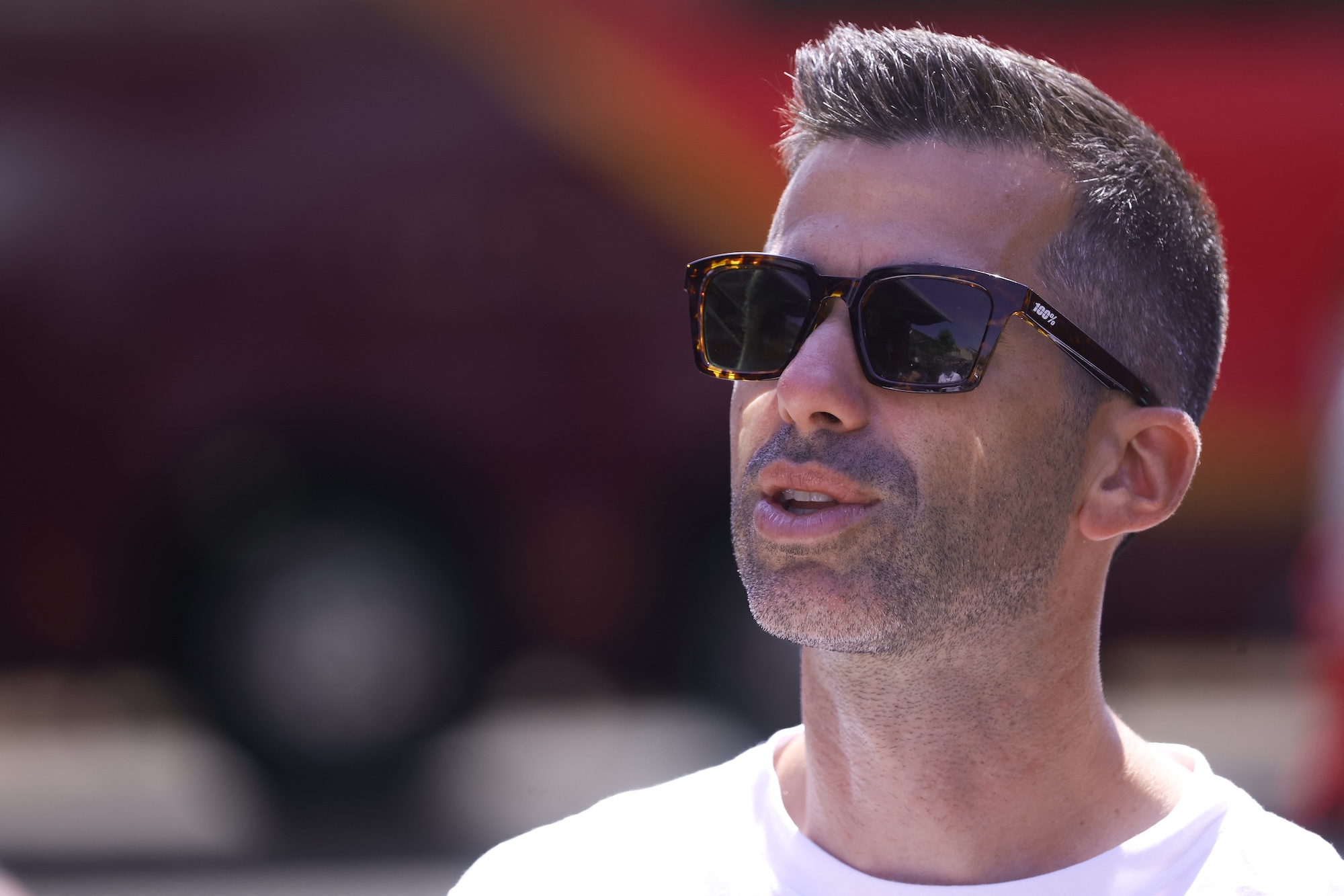 FDJ-Suez's women's cycling team General Manager Stephen Delcourt looks on prior to the women's Elite Road Race at the Women's Elite race of the French National Road Cycling Championships (Photo by Alex MARTIN / AFP)