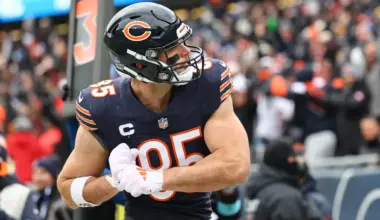 Bears urged to make Cole Kmet decision amid unexpected praise from NFL exec image
