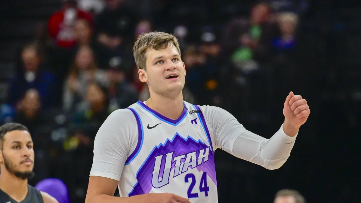 Lakers in bidding war with Knicks, Heat for $19M elite rim protector to back up Walker Kessler image