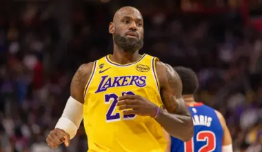 Lakers get stern warning about life after LeBron James image