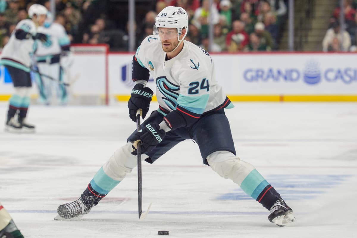 How will Jamie Oleksiak do as Marcus Pettersson’s replacement on the Canucks’ blue line?