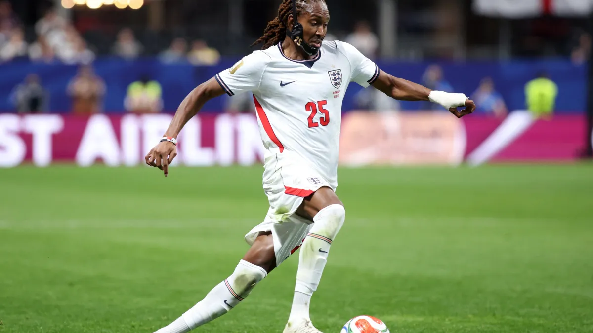 Why Djed Spence is wearing a jaw brace on his face for England at World Cup image